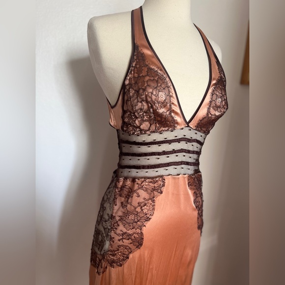 LA PERLA lace Peekaboo booty exquisite stunning gown. Size 2 NWOT - Picture 10 of 12